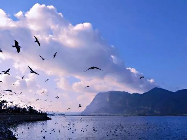大家推薦一些，比較不錯的旅游圣地吧。個(gè)人更偏好自然景觀(guān)？