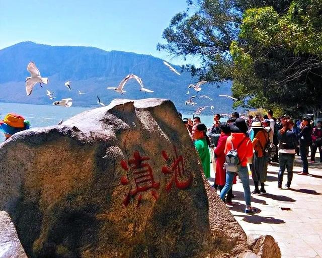 大家推薦一些，比較不錯的旅游圣地吧。個(gè)人更偏好自然景觀(guān)？
