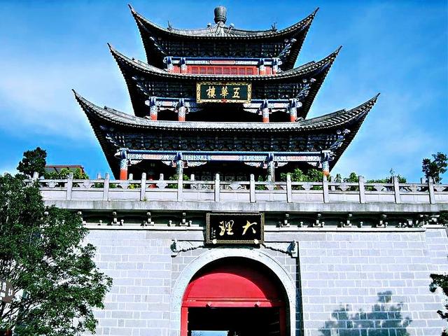 大家推薦一些，比較不錯的旅游圣地吧。個(gè)人更偏好自然景觀(guān)？