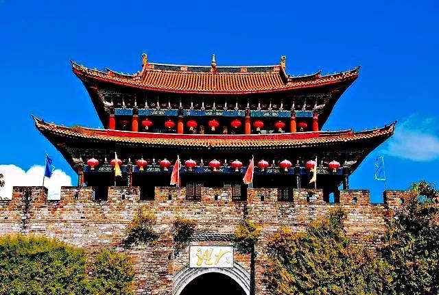 大家推薦一些，比較不錯的旅游圣地吧。個(gè)人更偏好自然景觀(guān)？