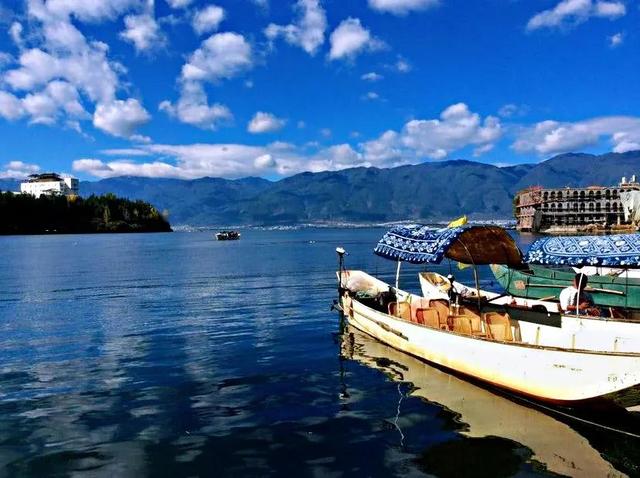 大家推薦一些，比較不錯的旅游圣地吧。個(gè)人更偏好自然景觀(guān)？