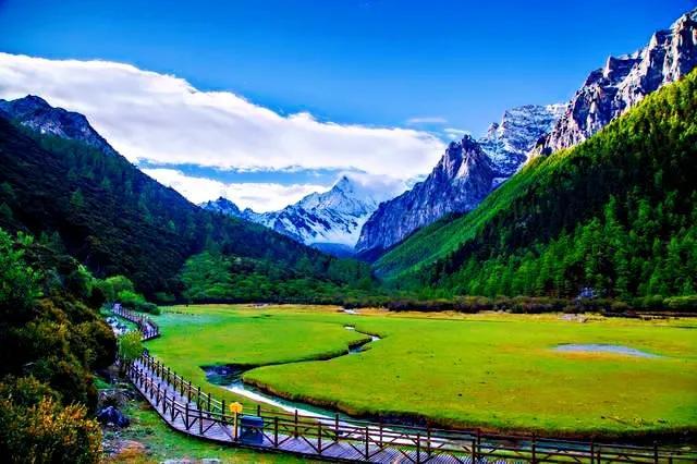 大家推薦一些，比較不錯的旅游圣地吧。個(gè)人更偏好自然景觀(guān)？