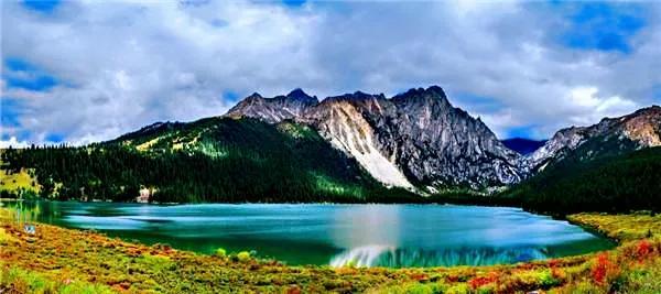 大家推薦一些，比較不錯的旅游圣地吧。個(gè)人更偏好自然景觀(guān)？